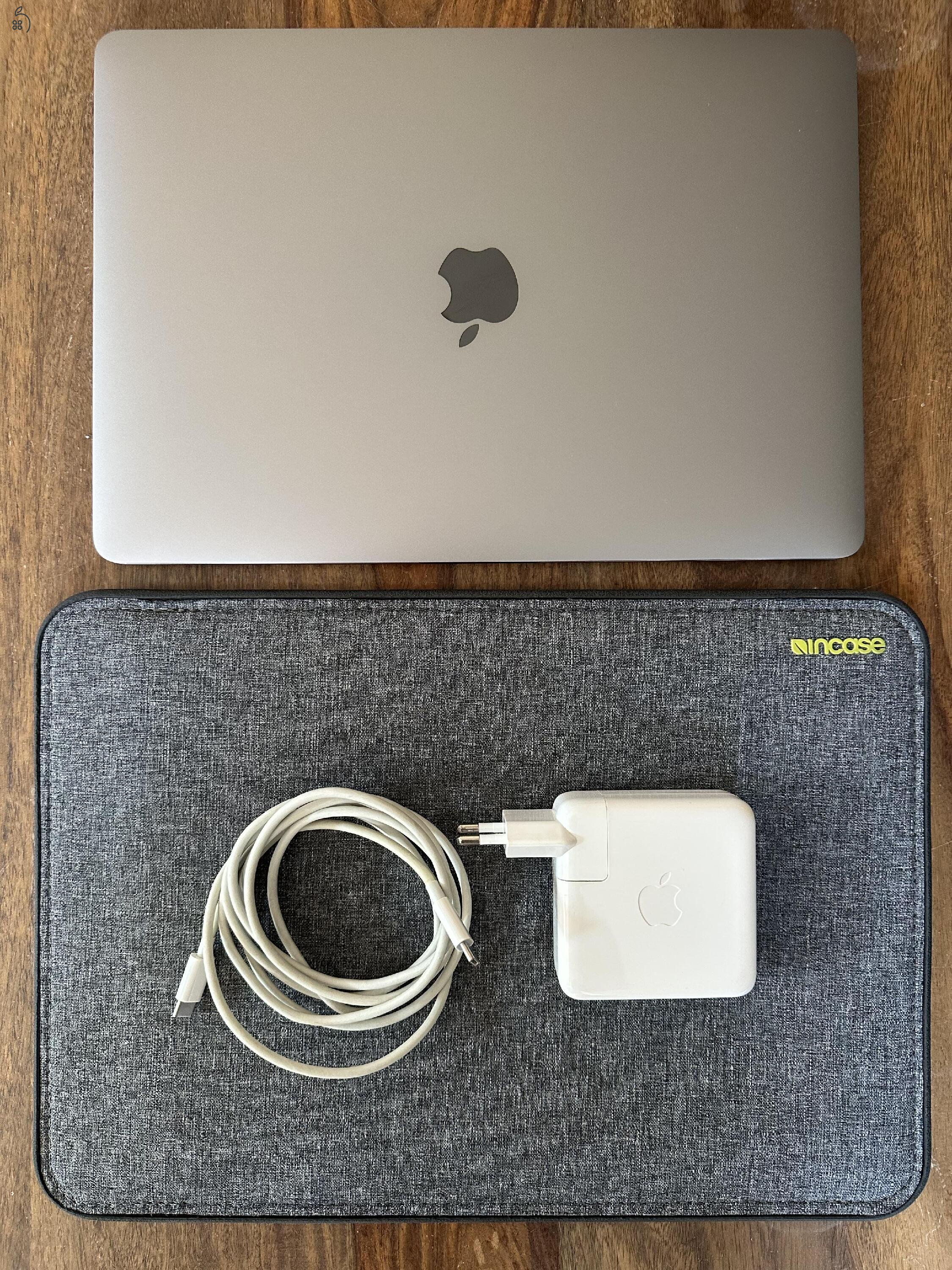 MacBook Pro 13” (2017)