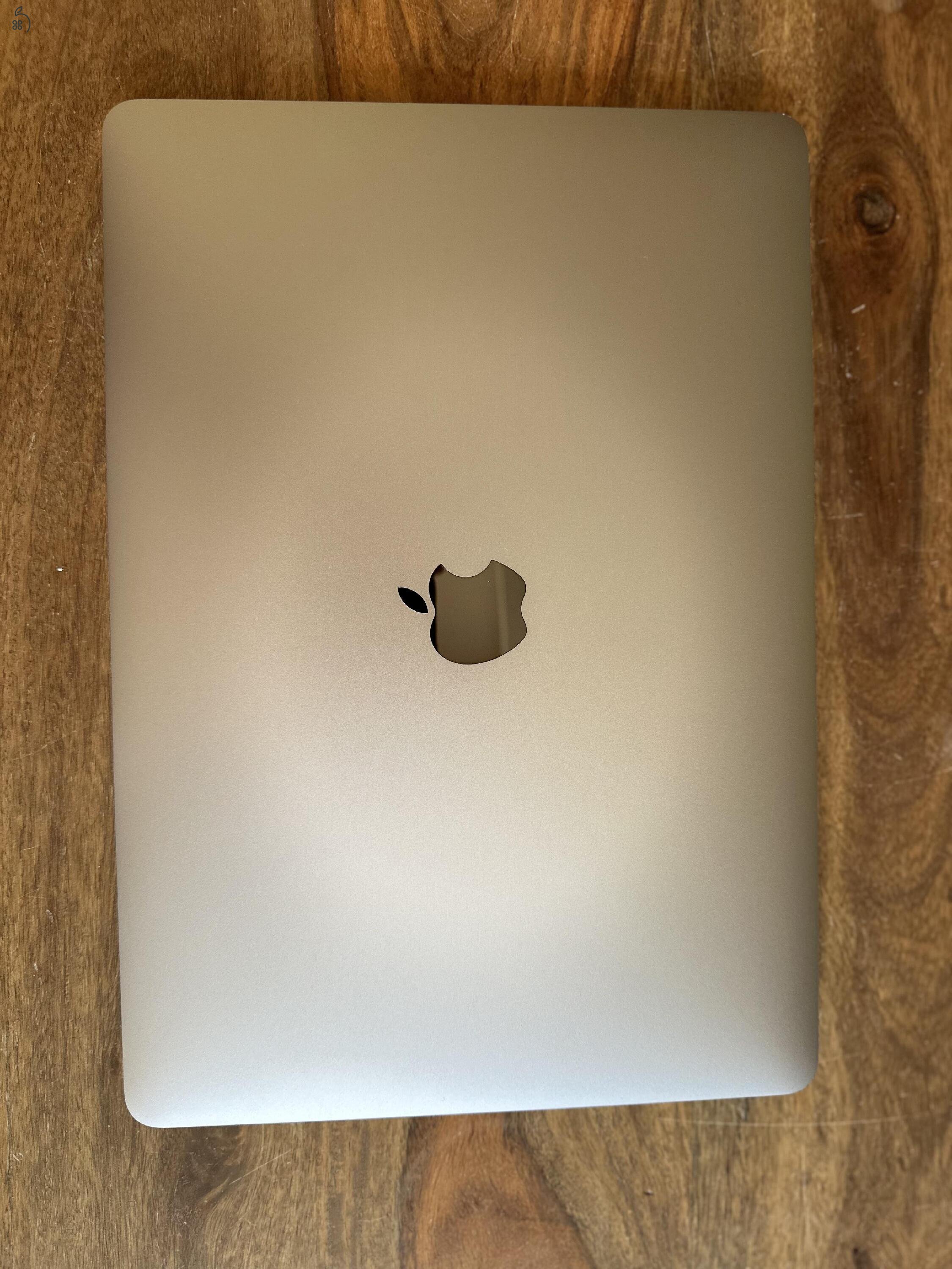 MacBook Pro 13” (2017)