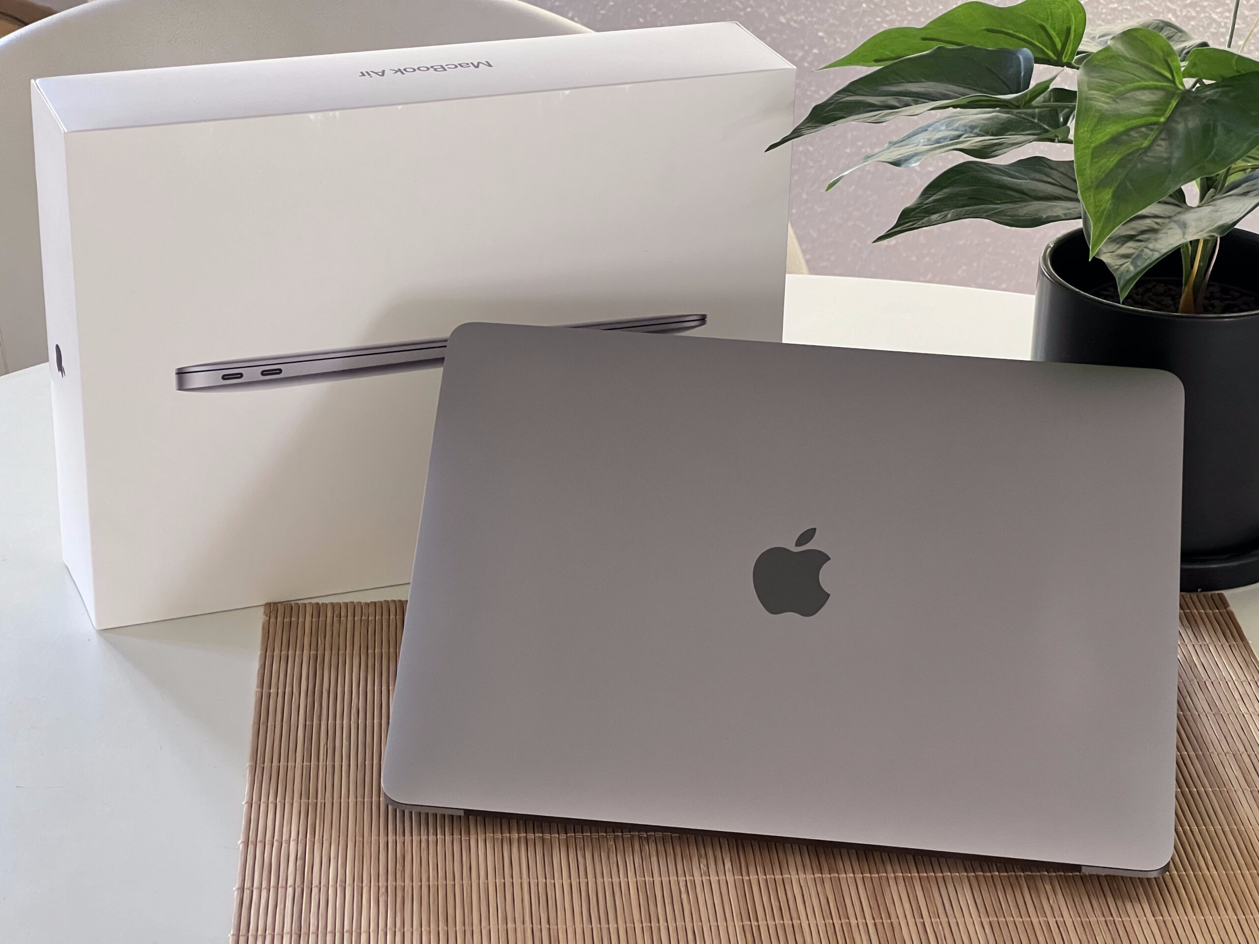 Hibátlan MacBook Air 2020 M1 13” 256GB 2 ÉV Garanciával 93%