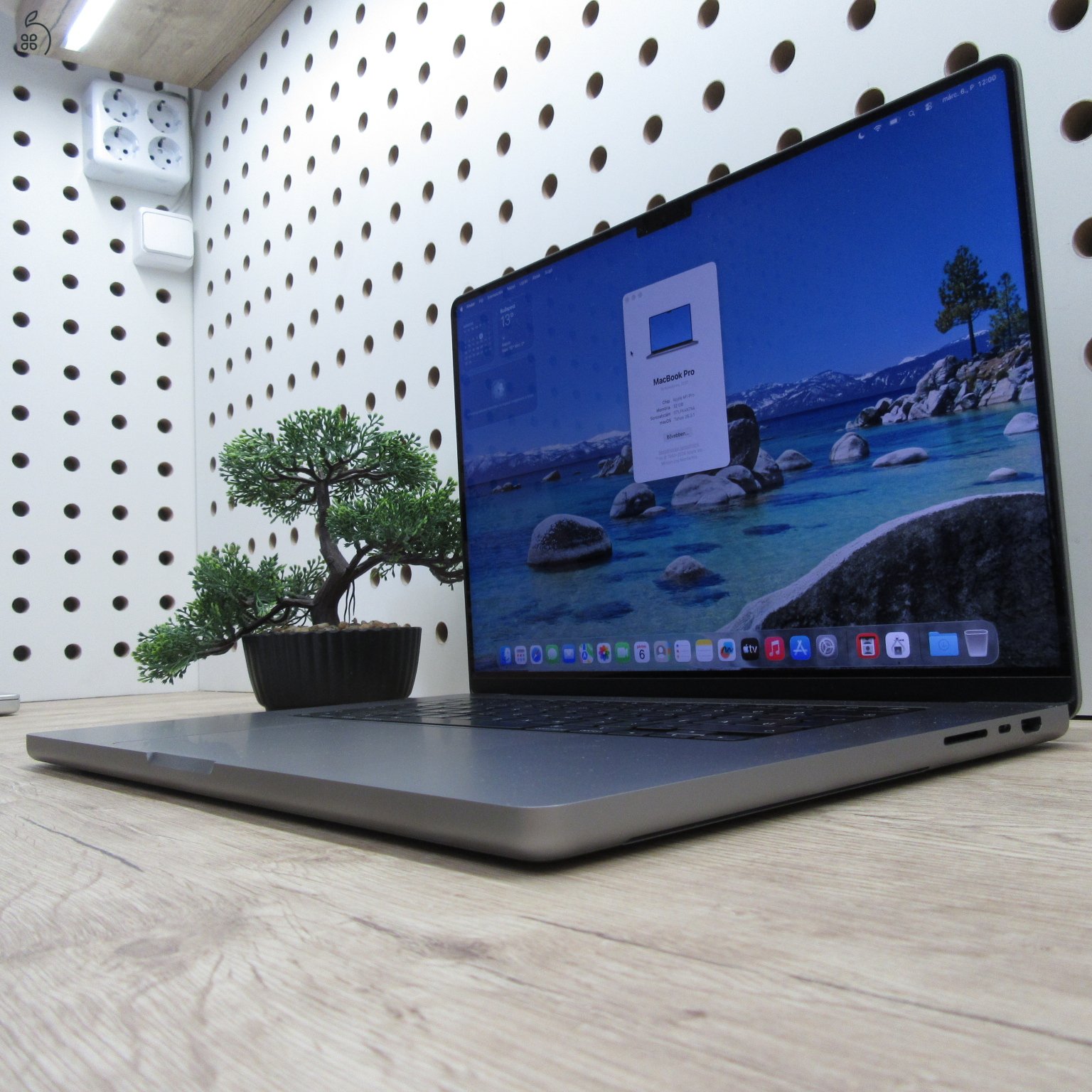 Apple MacBook Pro 16 (2021) – M1 Pro / 32GB / 512GB SSD – használt, szép állapot – 91% akku (111 ciklus)