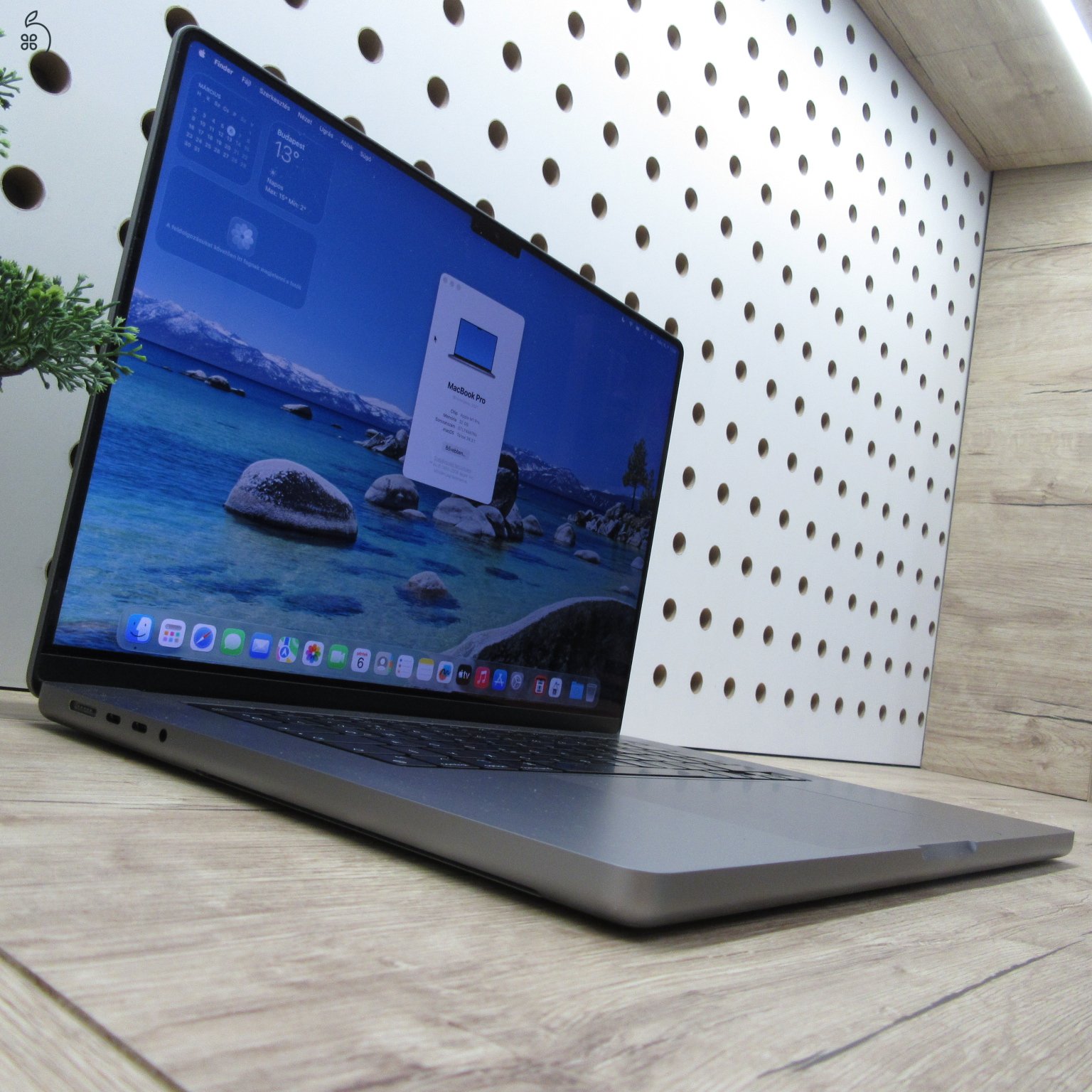 Apple MacBook Pro 16 (2021) – M1 Pro / 32GB / 512GB SSD – használt, szép állapot – 91% akku (111 ciklus)