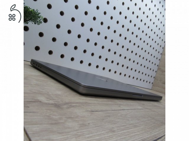 Apple MacBook Pro 16 (2021) – M1 Pro / 32GB / 512GB SSD – használt, szép állapot – 91% akku (111 ciklus)