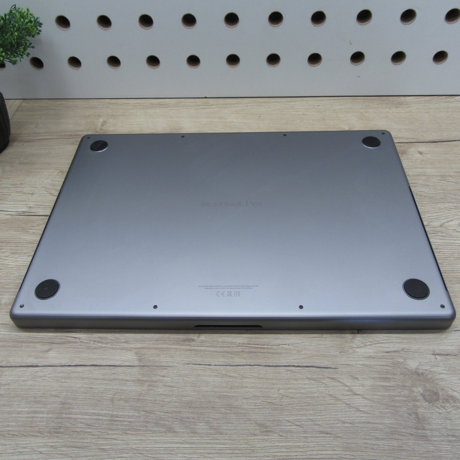 Apple MacBook Pro 16 (2021) – M1 Pro / 32GB / 512GB SSD – használt, szép állapot – 91% akku (111 ciklus)