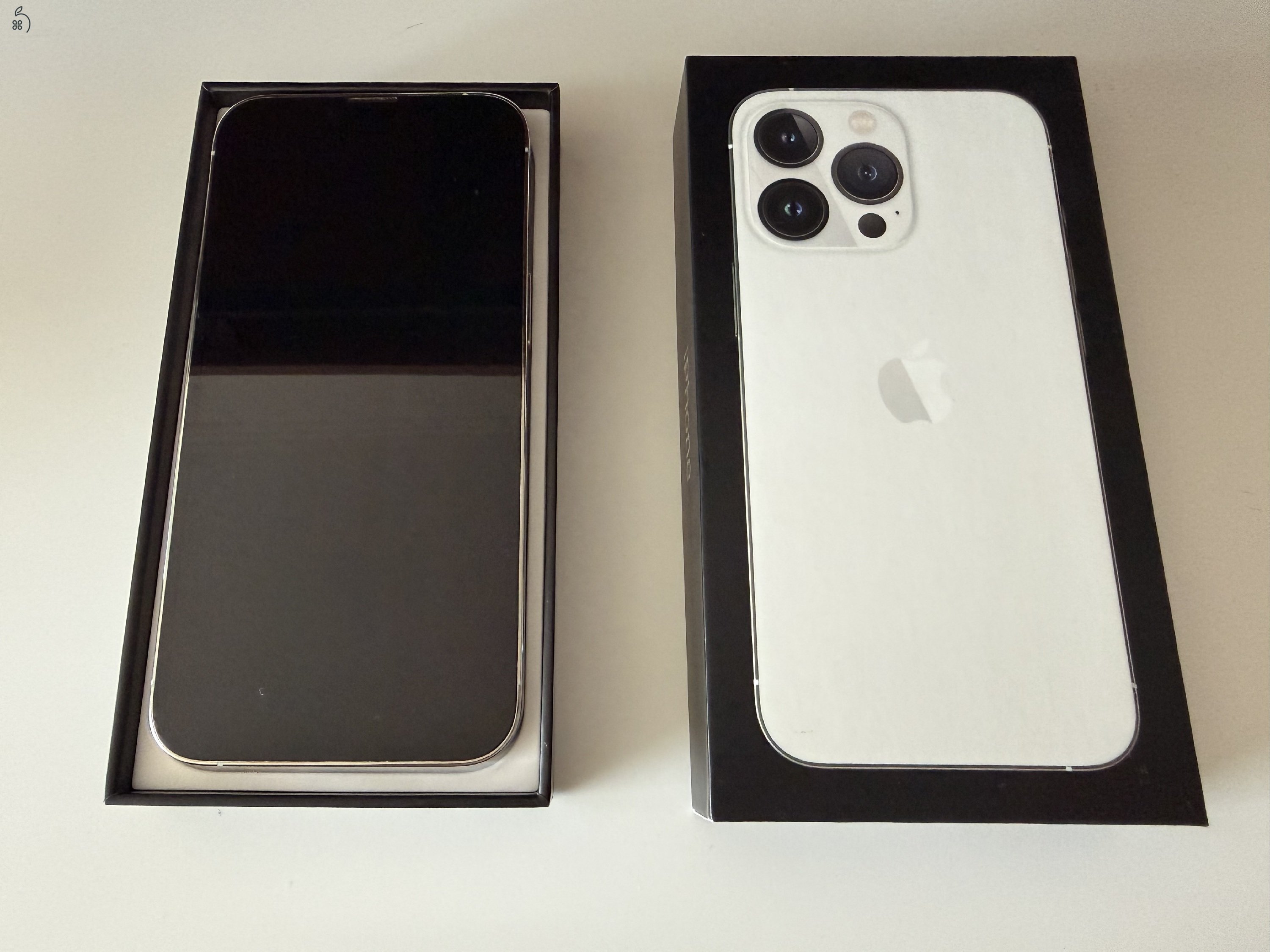 iPhone 13 Pro 256GB Silver | Új gyári 100% akku | Megkímélt | Doboz | Azonnal vihető