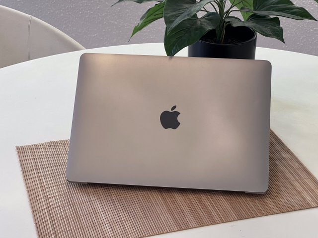 MacBook Air 2020 M1 13” 256GB 2 ÉV Garanciával 92%