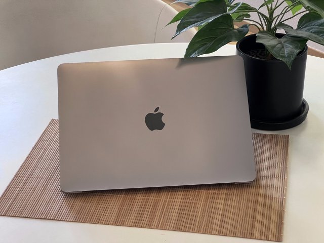 MacBook Air 2020 M1 13” 256GB 2 ÉV Garanciával 92%