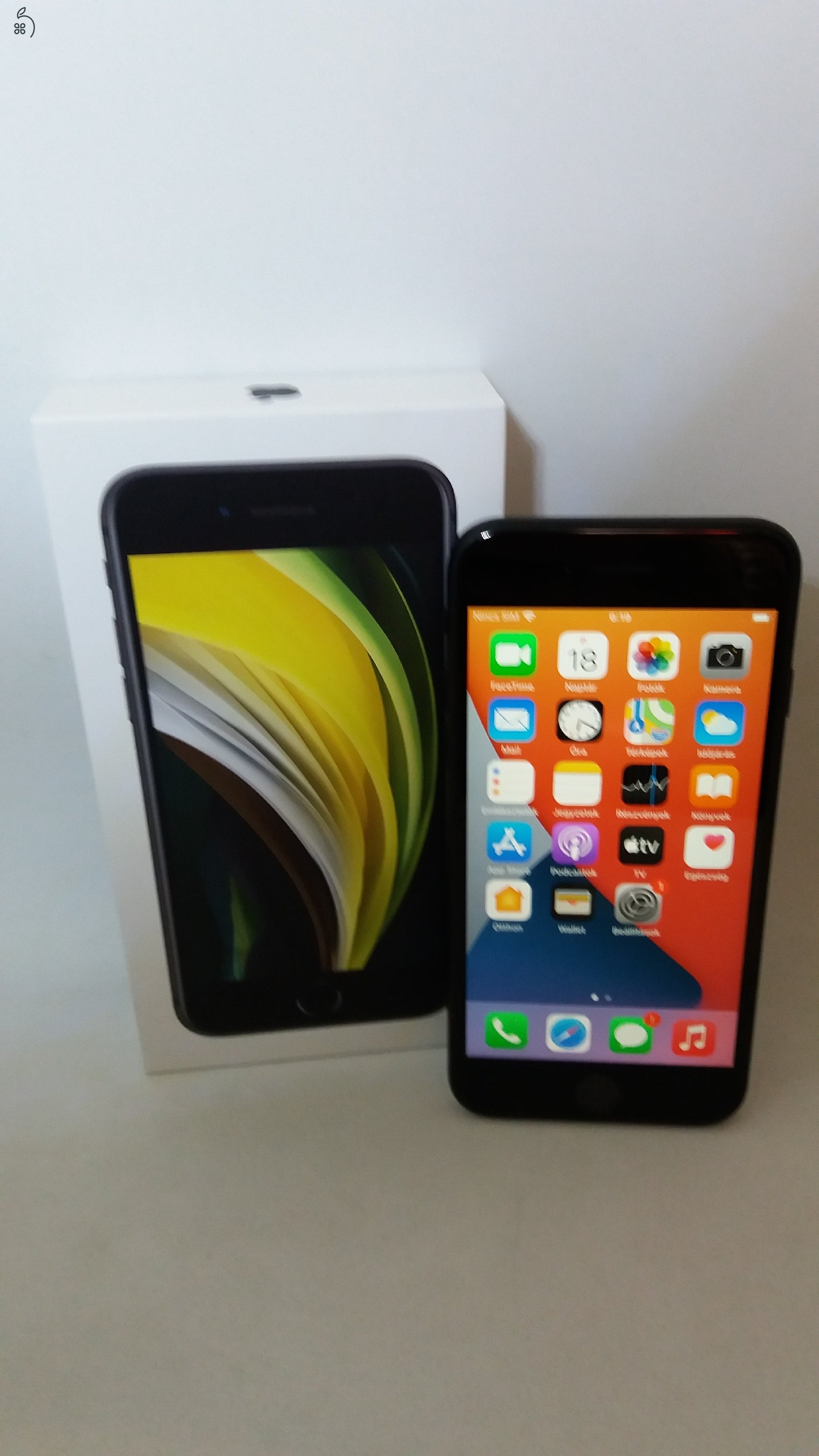 ELADÓ: APPLE iPhone SE 2020 - 128GB - 100% - FEKETE színben ! ! !