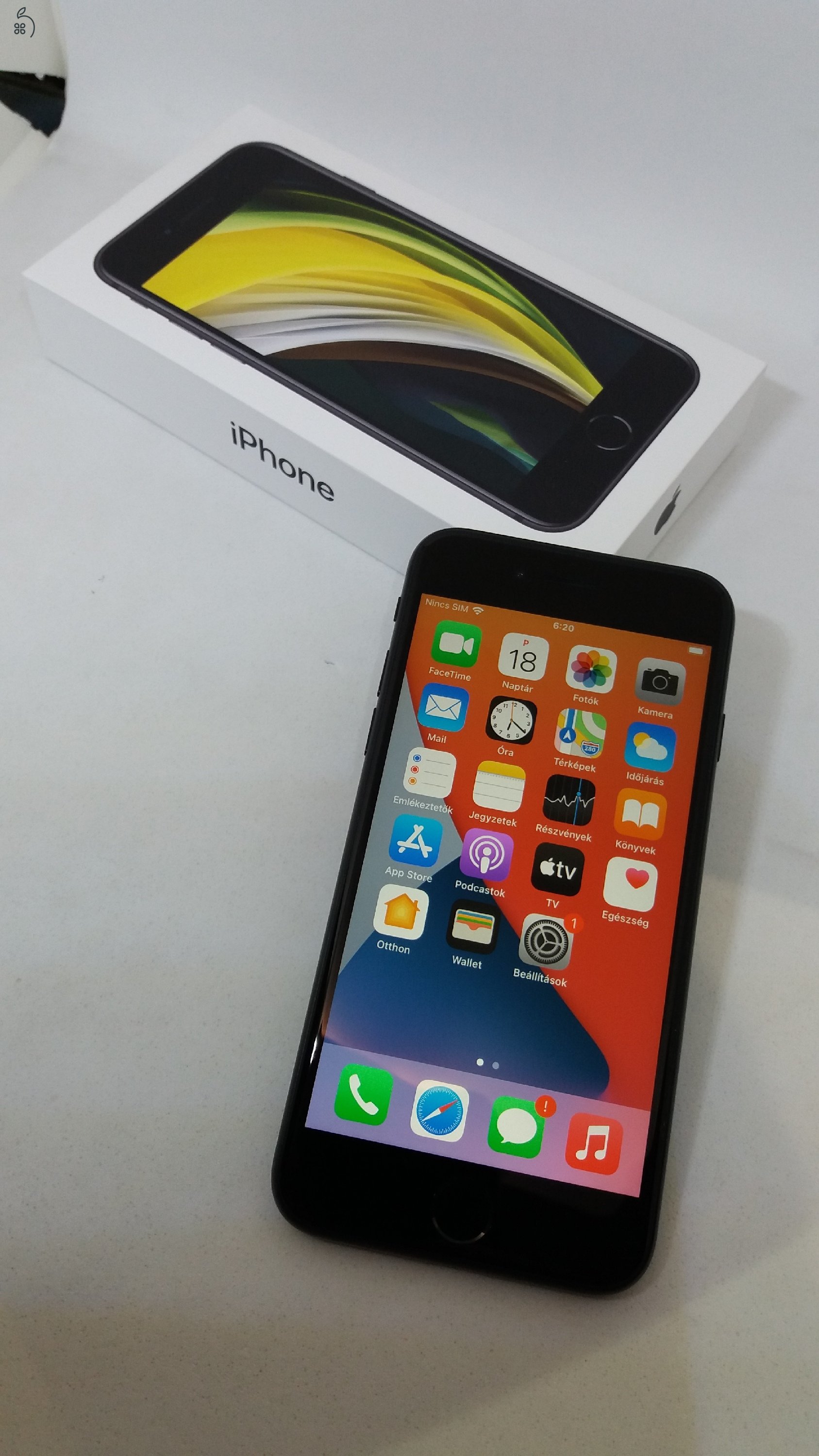 ELADÓ: APPLE iPhone SE 2020 - 128GB - 100% - FEKETE színben ! ! !