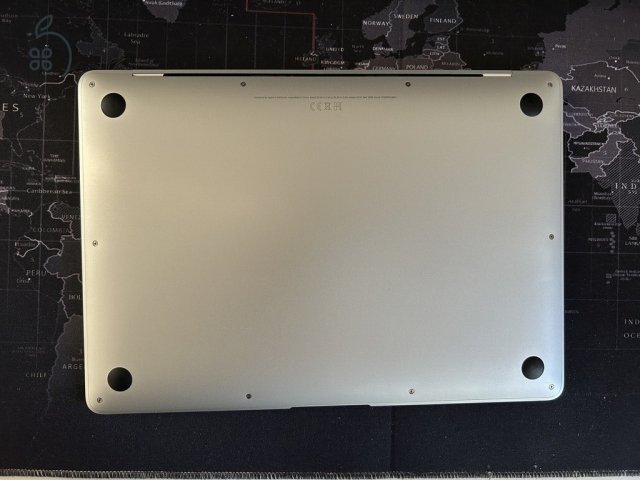  MacBook Air 13″ 2020, M1 8 Cores, 16 GB RAM, 8 core GPU, 512 GB SSD