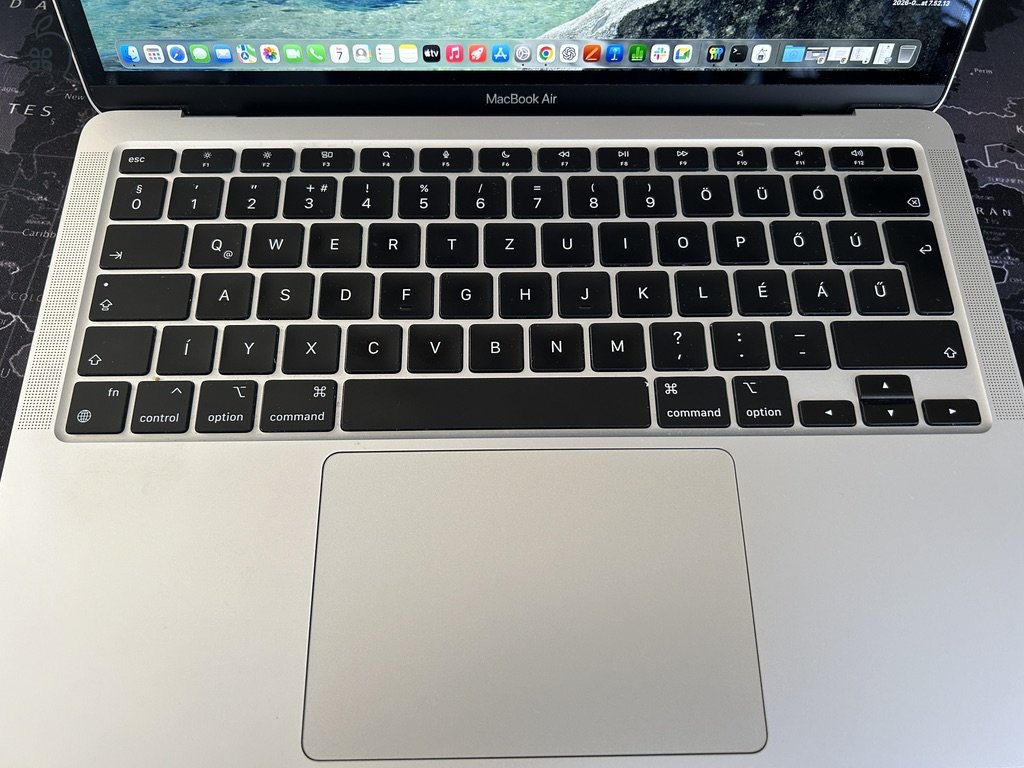  MacBook Air 13″ 2020, M1 8 Cores, 16 GB RAM, 8 core GPU, 512 GB SSD