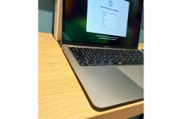 Apple MacBook Air M1 13” – 8GB / 256GB – dobozzal