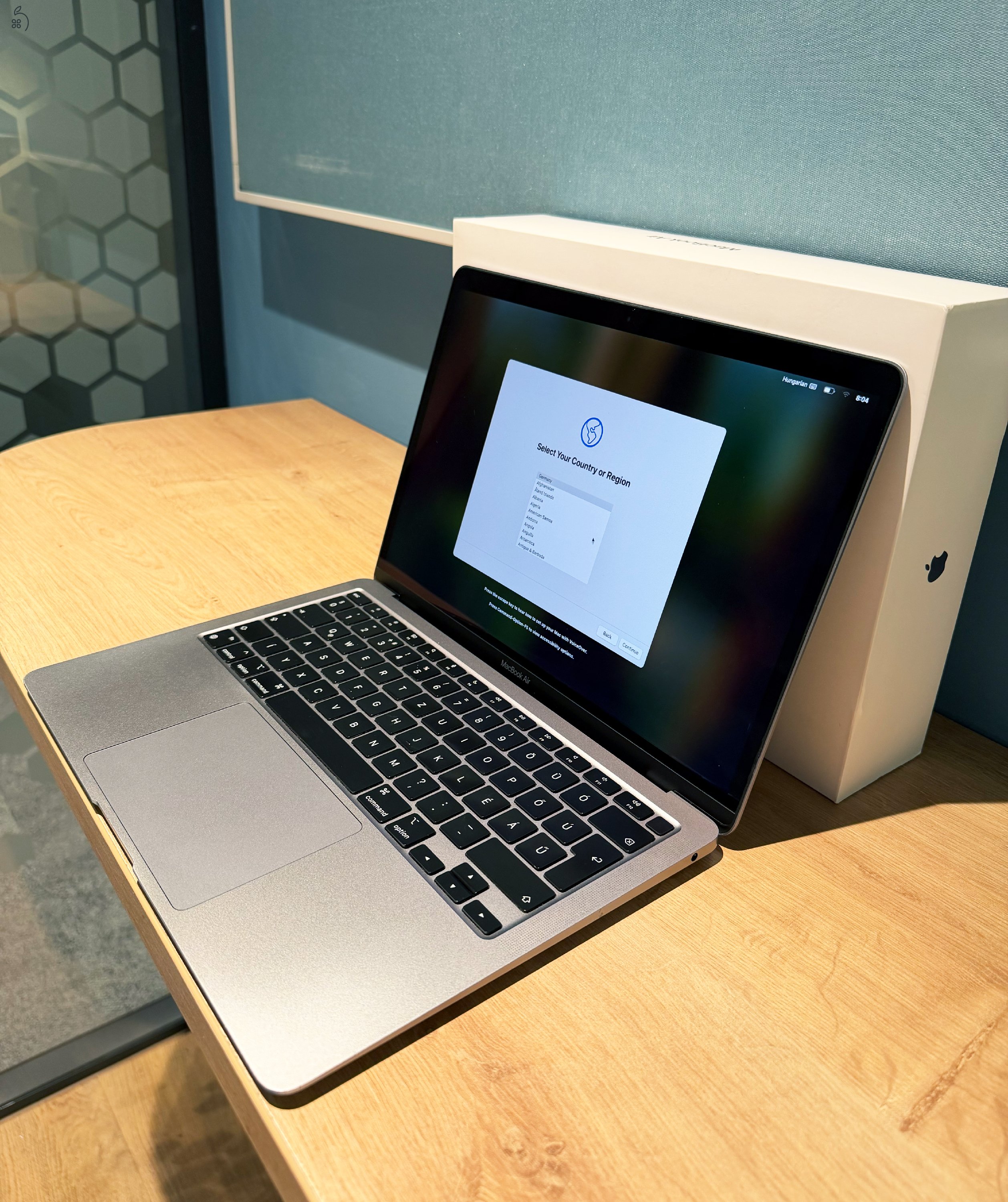 Apple MacBook Air M1 13” – 8GB / 256GB – dobozzal