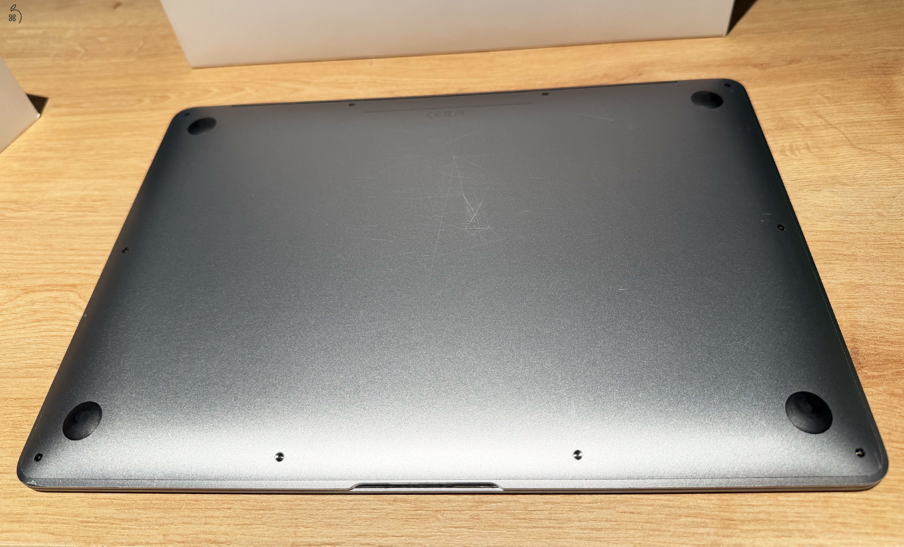 Apple MacBook Air M1 13” – 8GB / 256GB – dobozzal