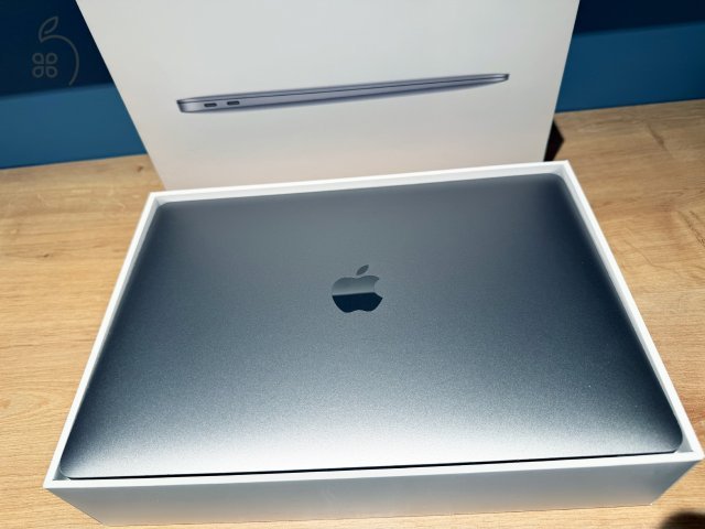 Apple MacBook Air M1 13” – 8GB / 256GB – dobozzal
