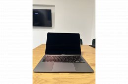 MacBook Air Retina 13” (2020, Intel, 8GB / 256GB) – megkímélt