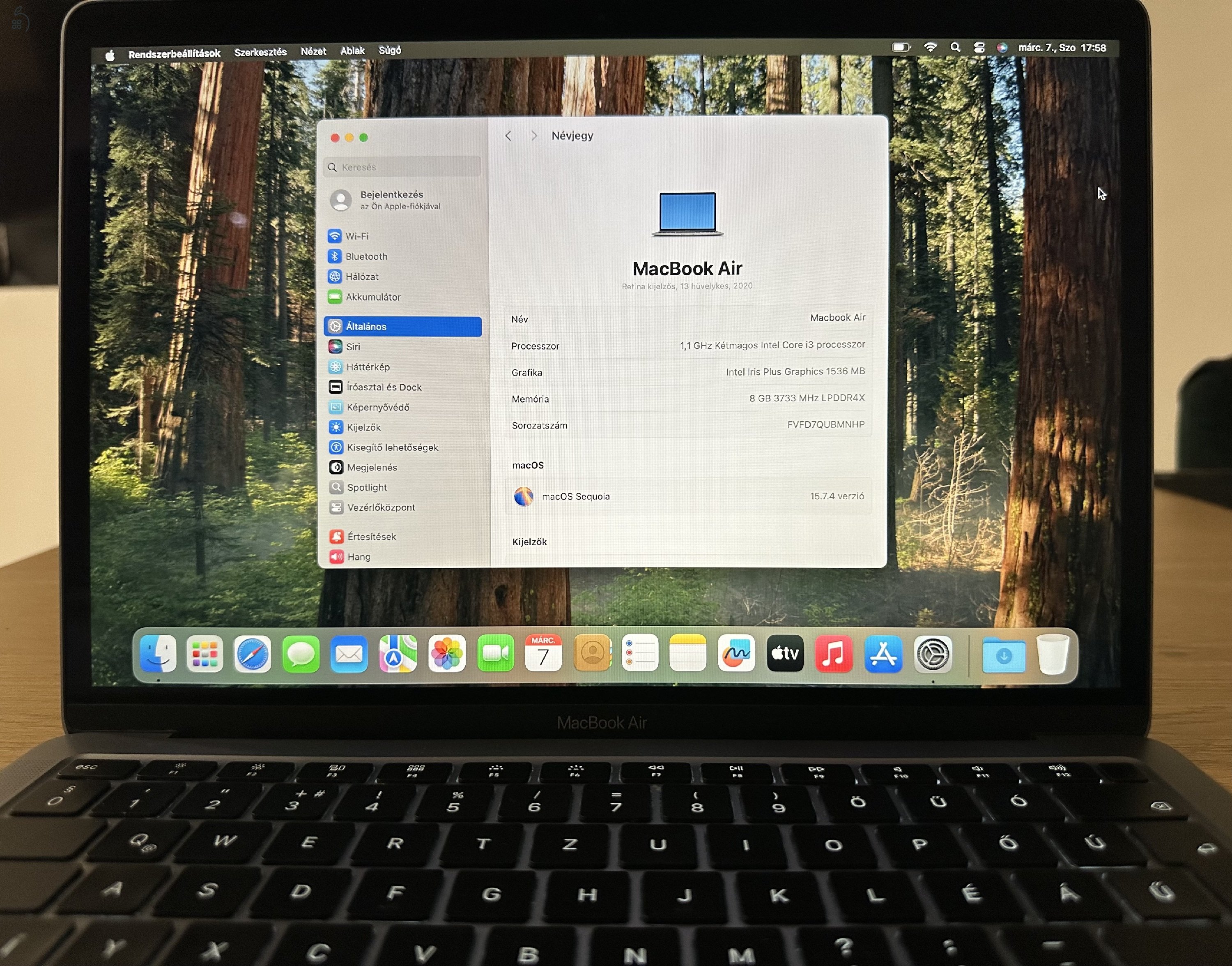MacBook Air Retina 13” (2020, Intel, 8GB / 256GB) – megkímélt