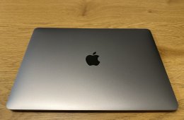 MacBook Air Retina 13” (2020, Intel, 8GB / 256GB) – megkímélt