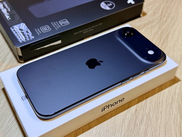 Apple iPhone AIR 256GB fekete - független - karcmentes - garanciális - Pitaka aramid tok és fólia