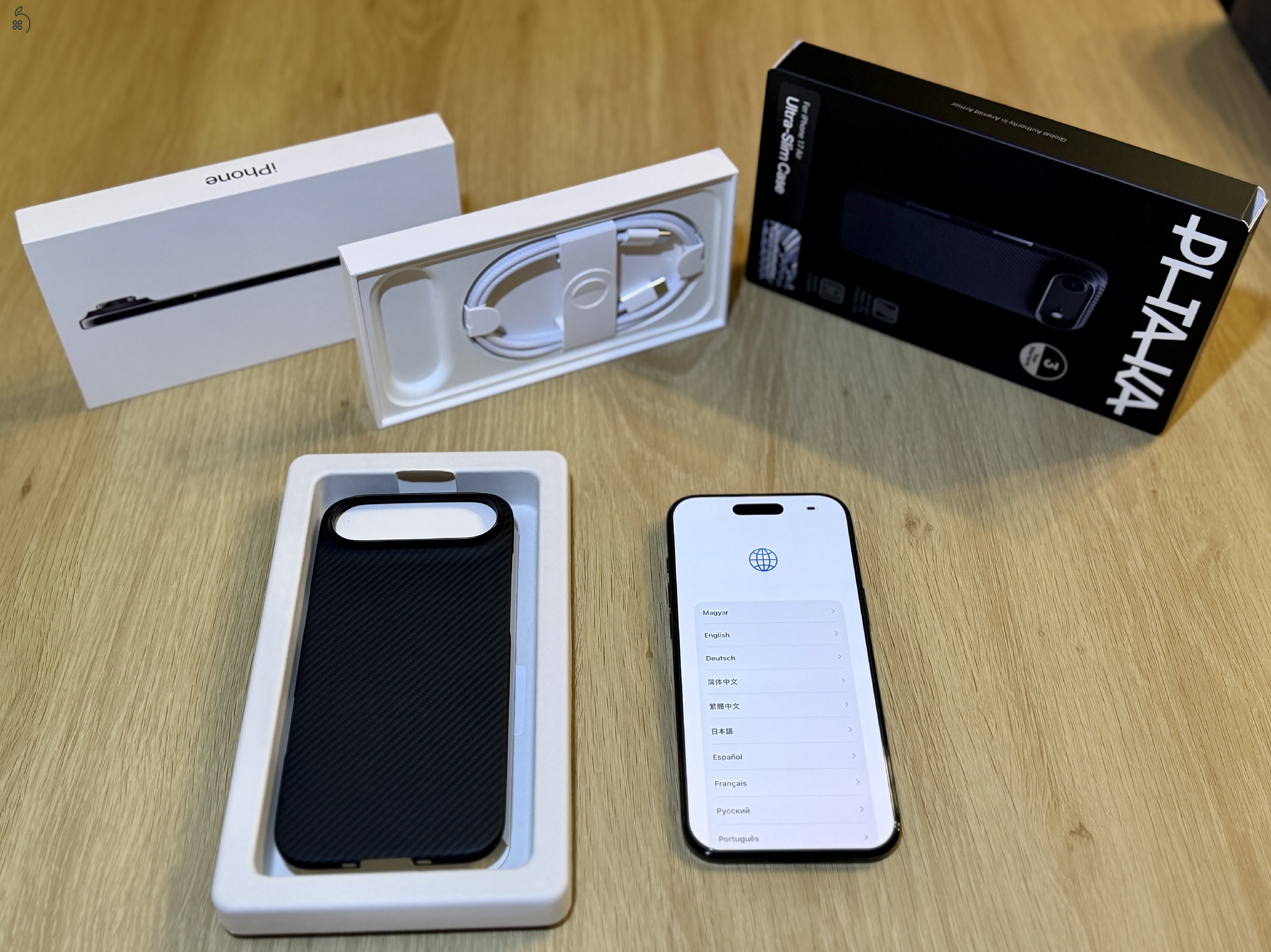 Apple iPhone AIR 256GB fekete - független - karcmentes - garanciális - Pitaka aramid tok és fólia