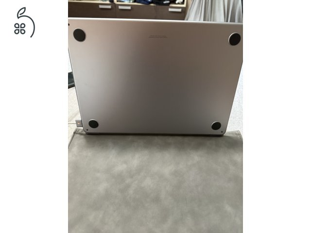 Apple Macbook Air M2 2022