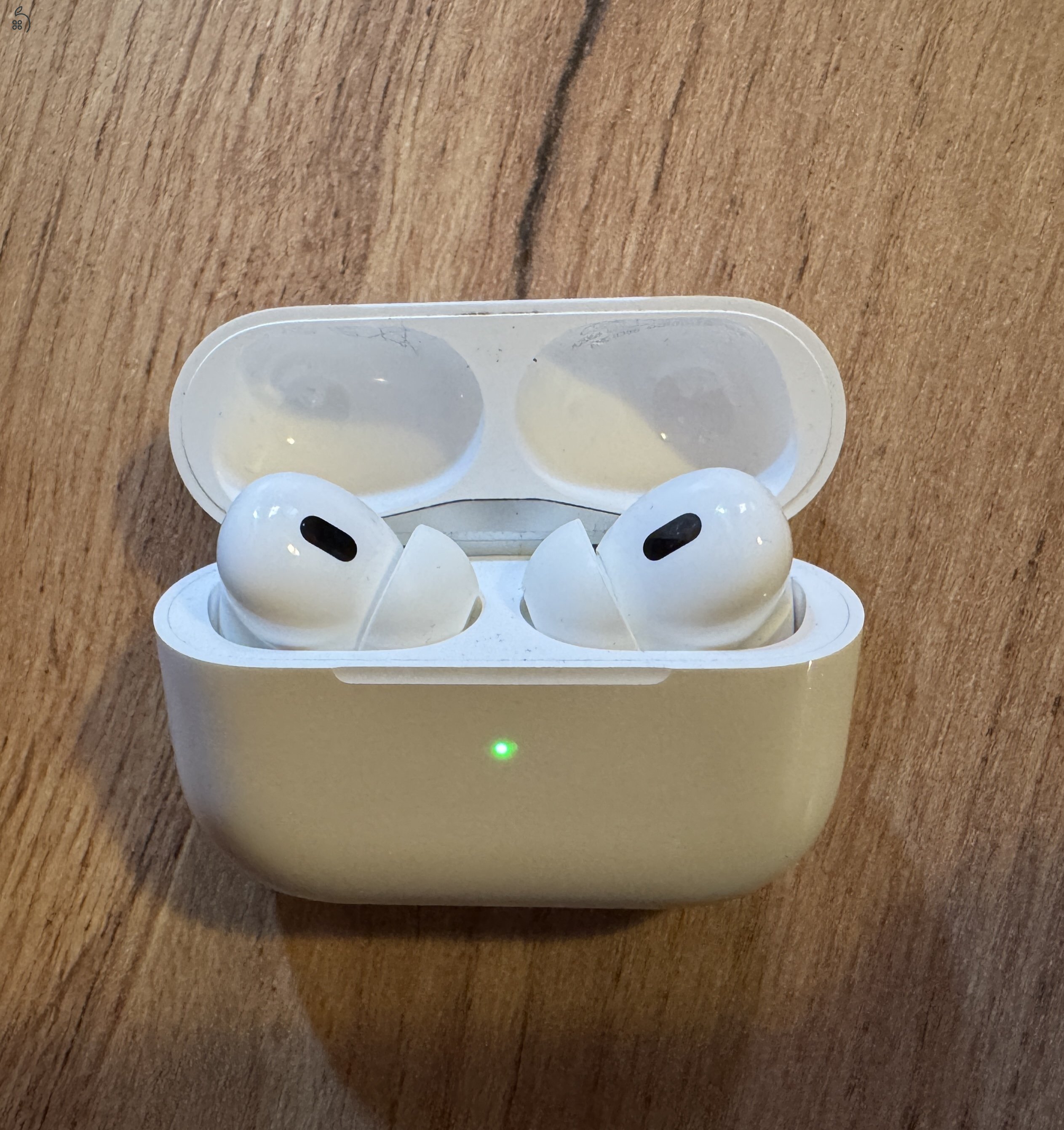 Airpods Pro (2. gen) Magsafe tokkal (USB-C)