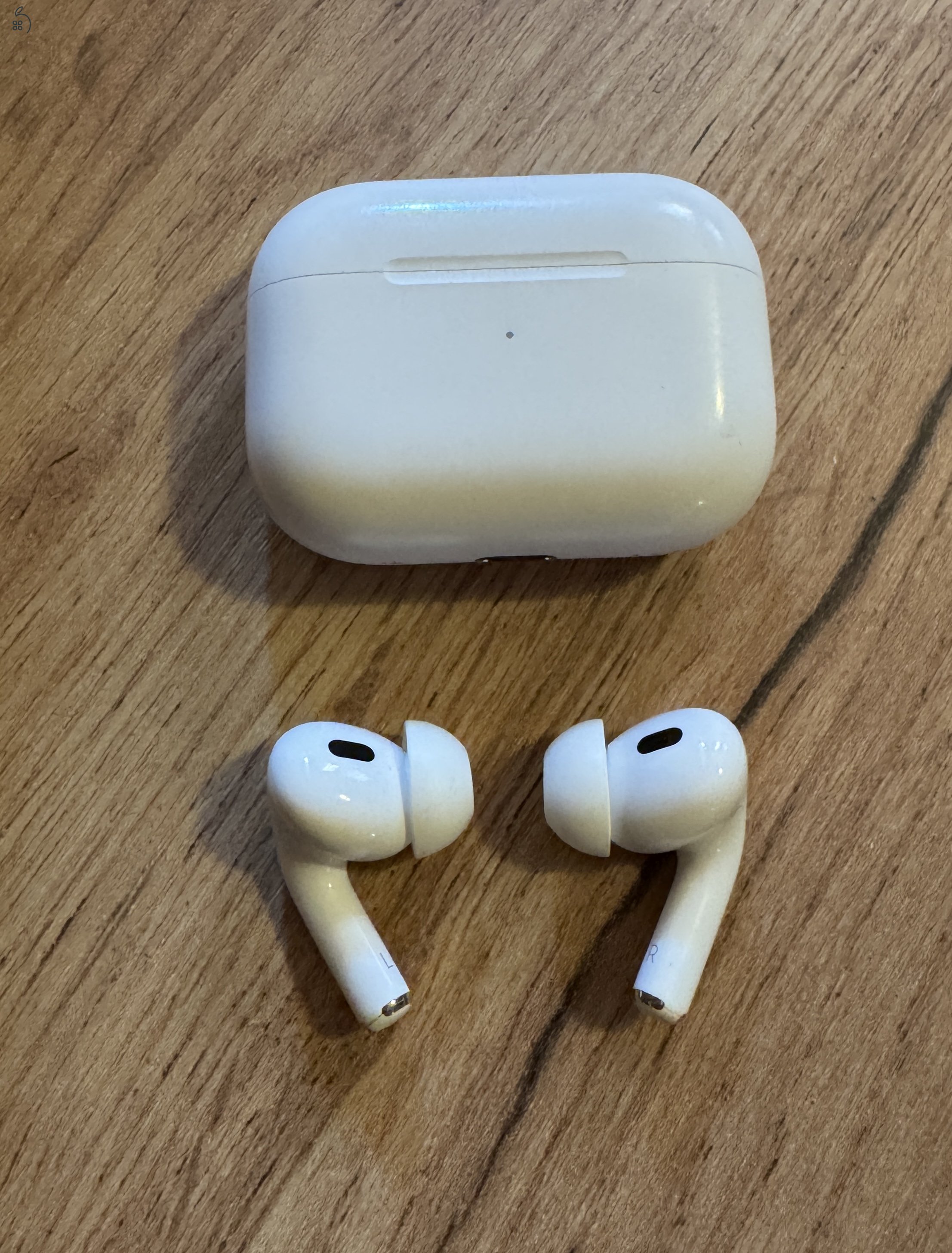 Airpods Pro (2. gen) Magsafe tokkal (USB-C)