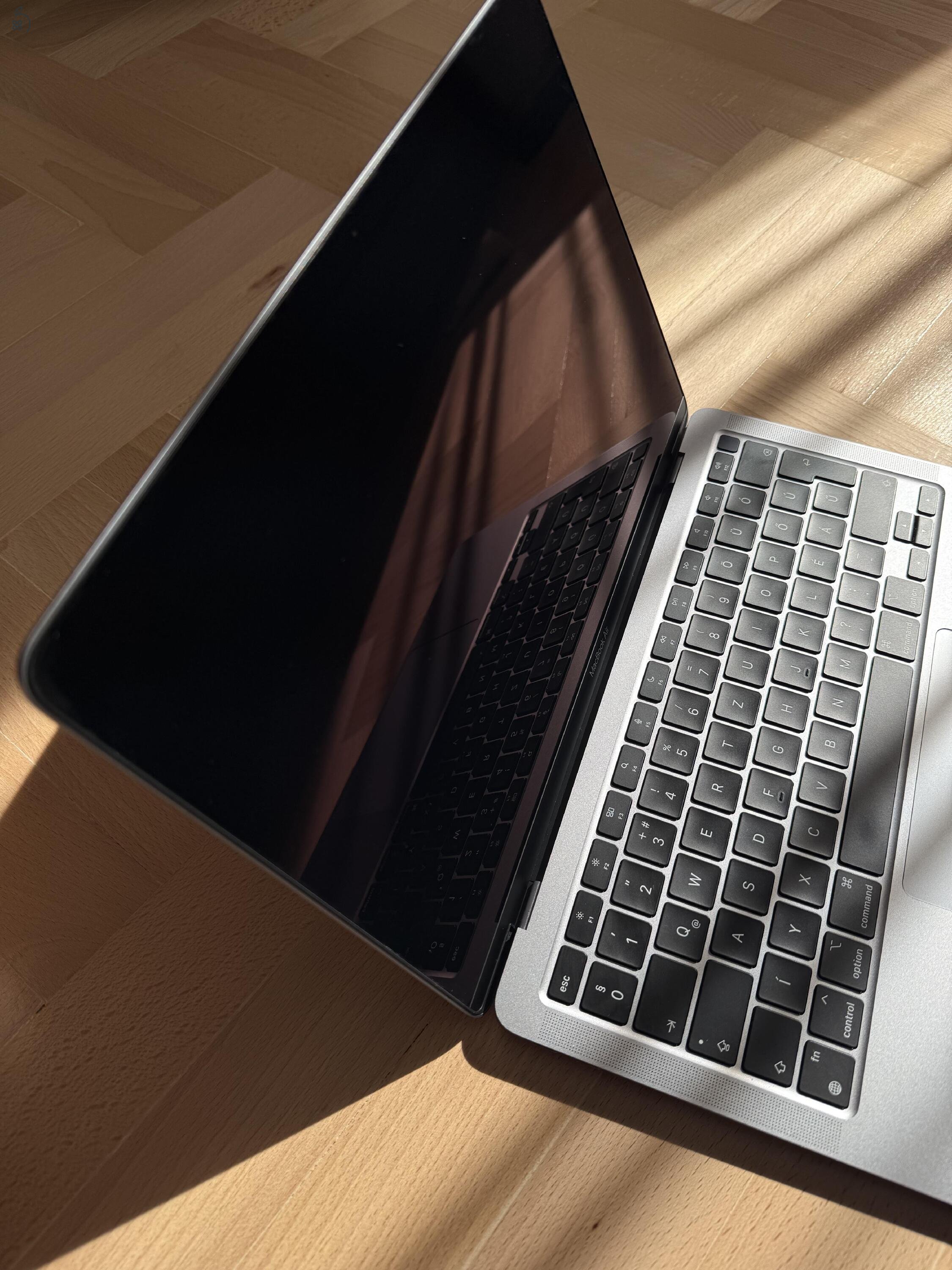 Macbook Air // M1 // 16GB! // 256GB // space grey // magyar billentyűzet