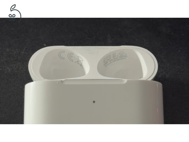 Apple AirPods 3. generáció dobozával