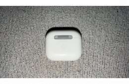 Apple AirPods 3. generáció dobozával