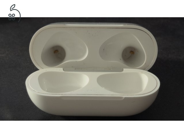 Apple AirPods 3. generáció dobozával