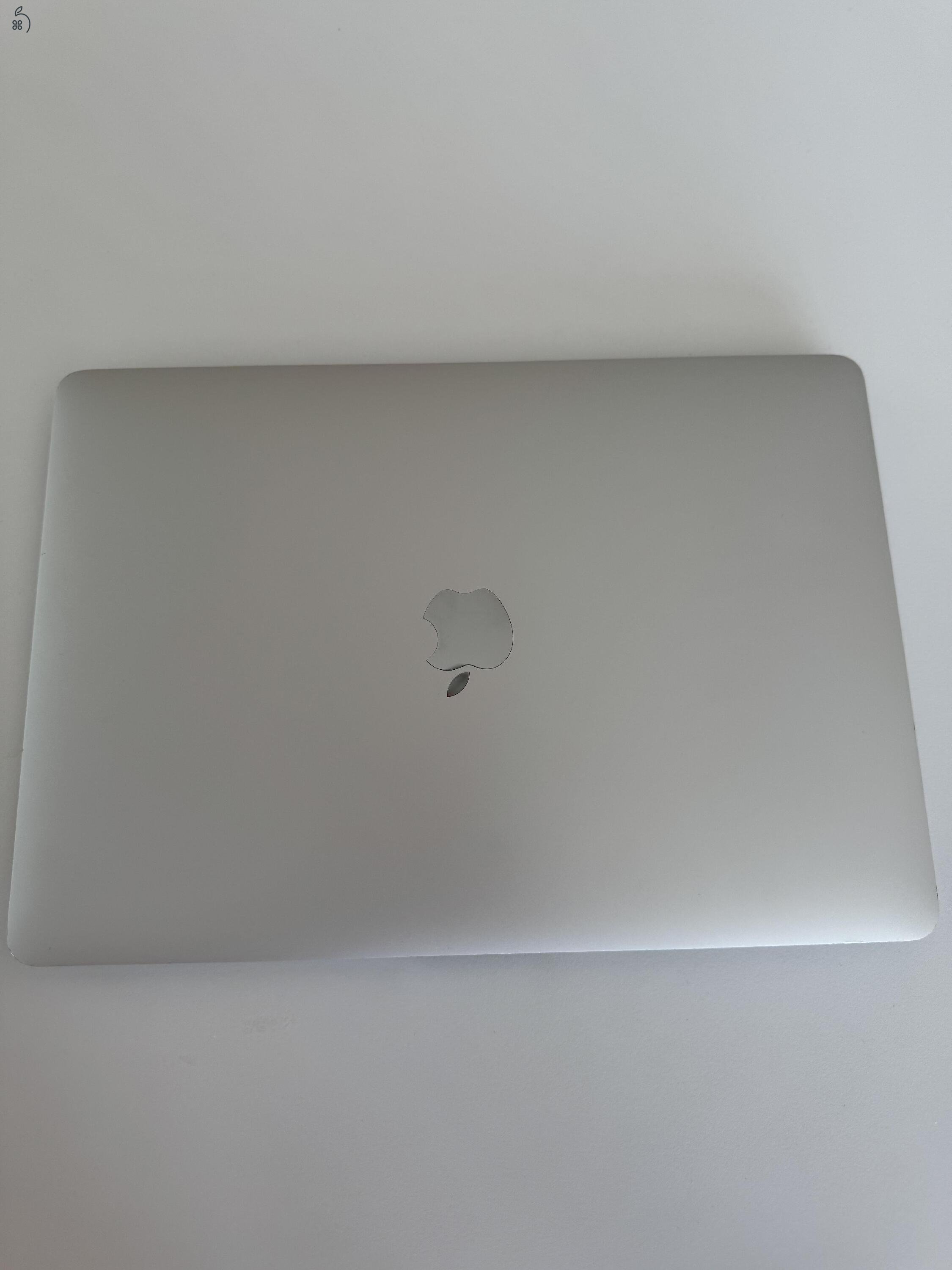 Tökéletes Állapotú 2020 Macbook Air laptop 
