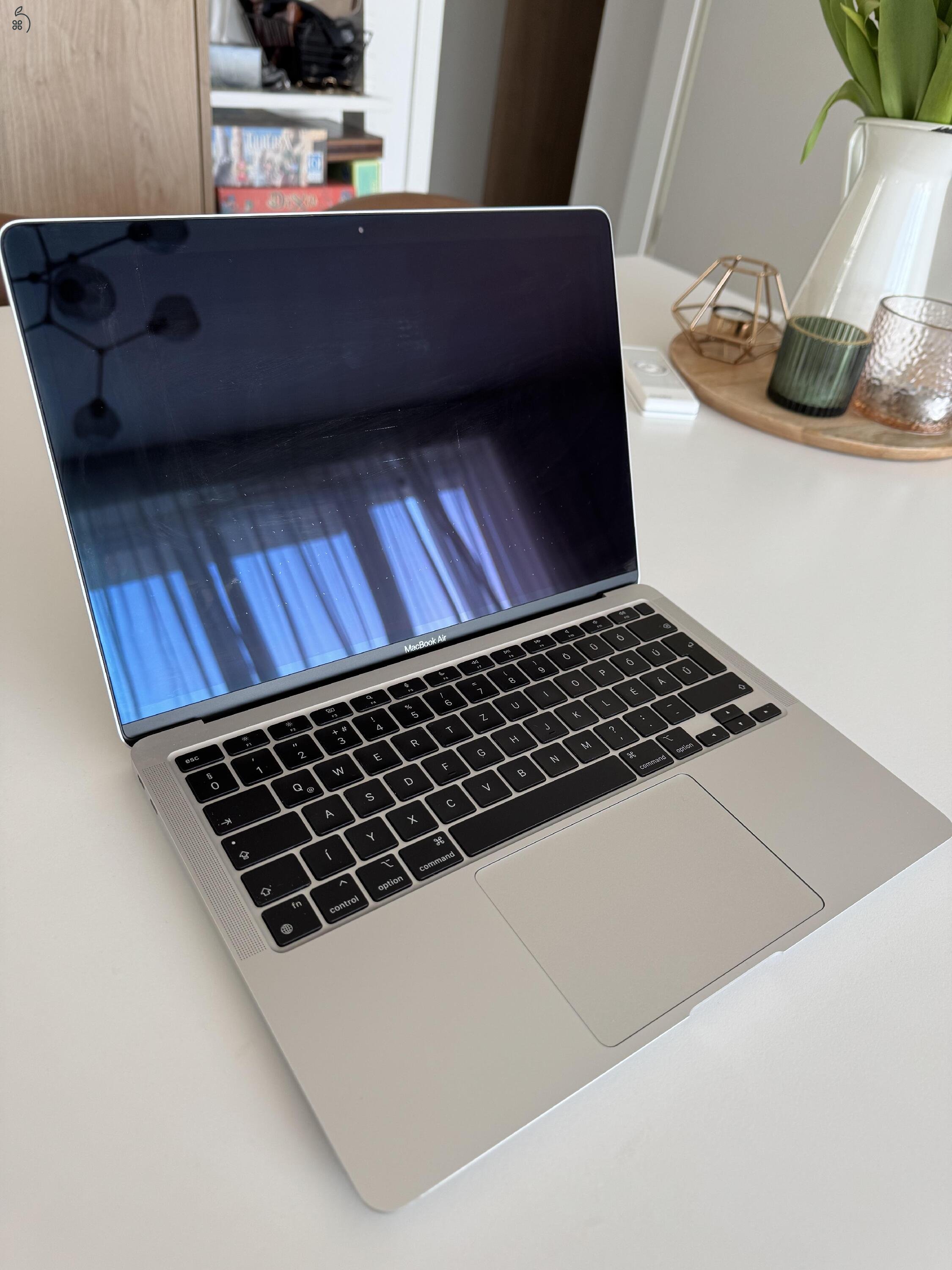 Tökéletes Állapotú 2020 Macbook Air laptop 