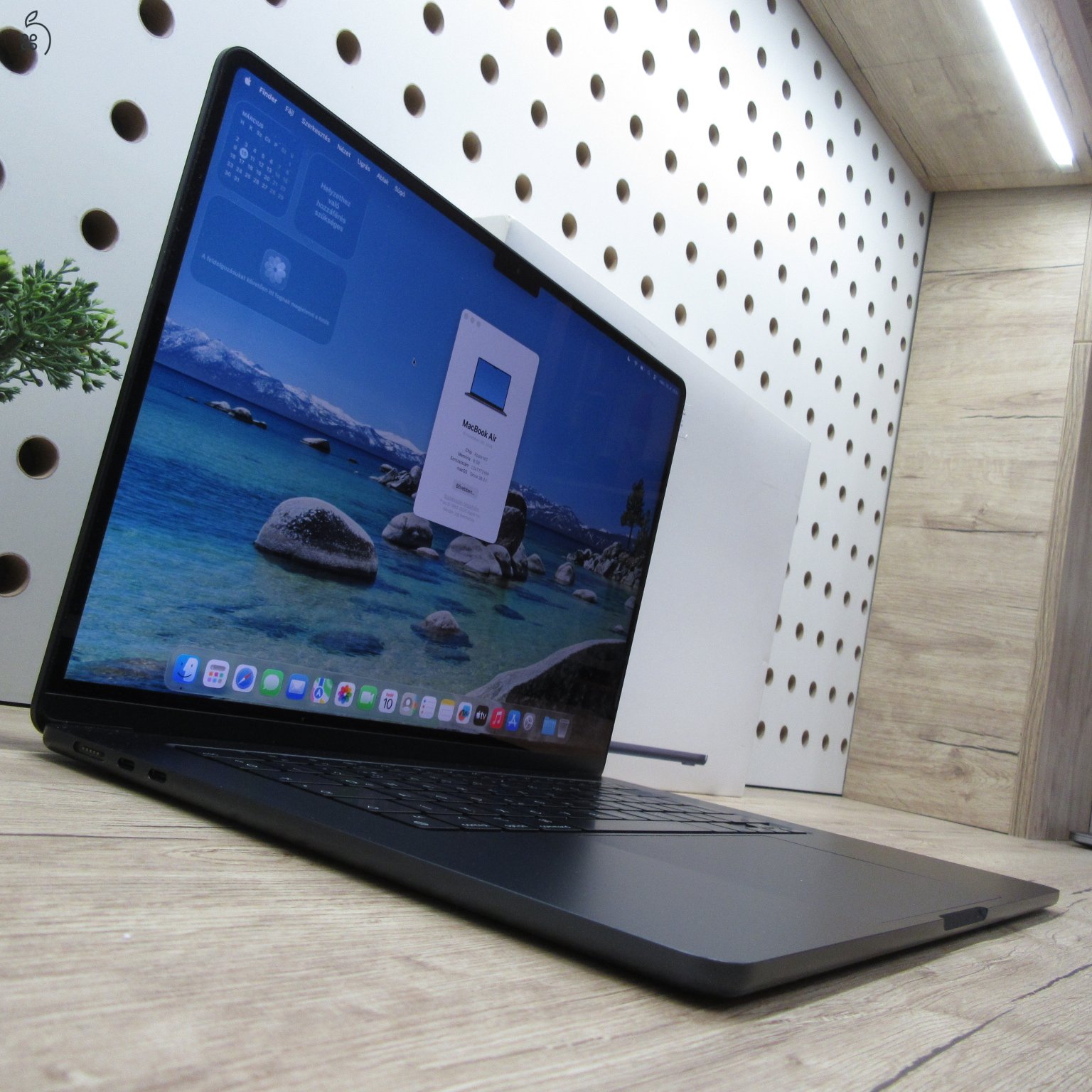 Apple MacBook Air 15 (2024) – M3 / 8GB / 250GB SSD – használt, karcmentes - 6 hónap garancia