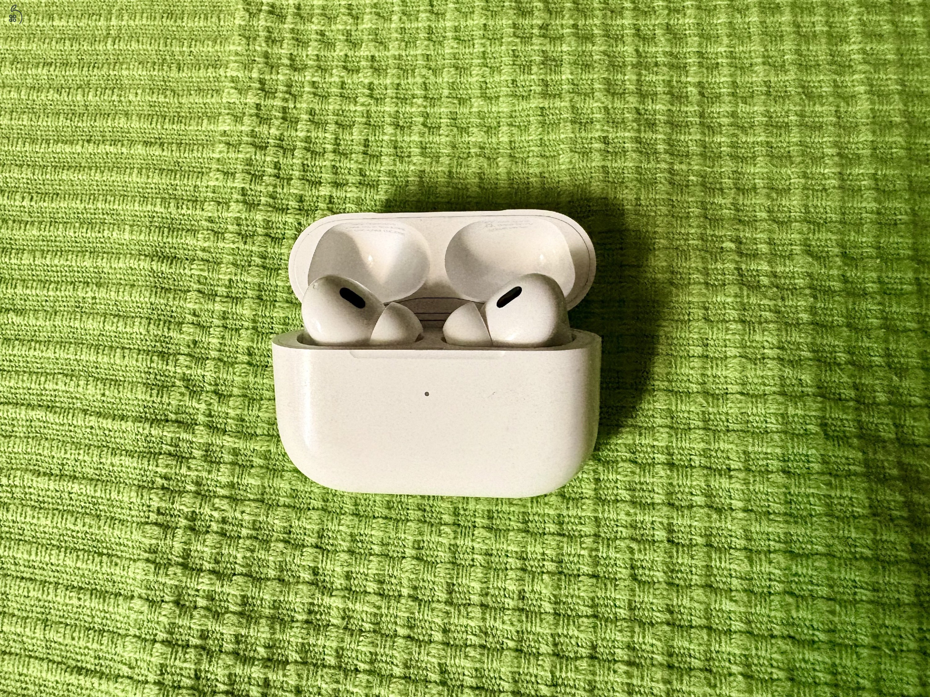 Airpods Pro (2. generáció) Magsafe tokkal (USB-C)