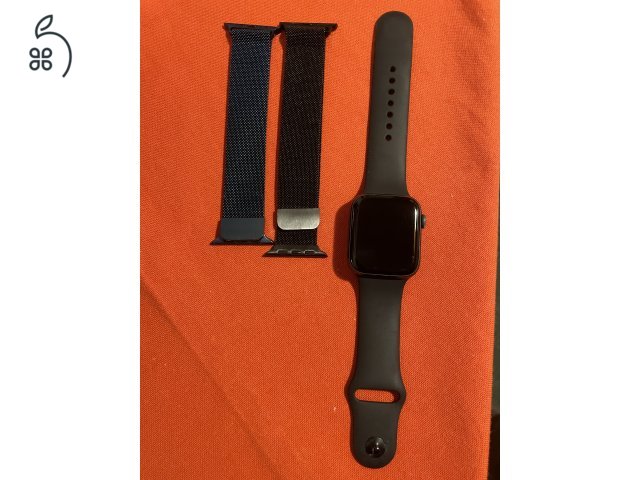 Apple watch 5 + 2 szíjjal töltővel eladó