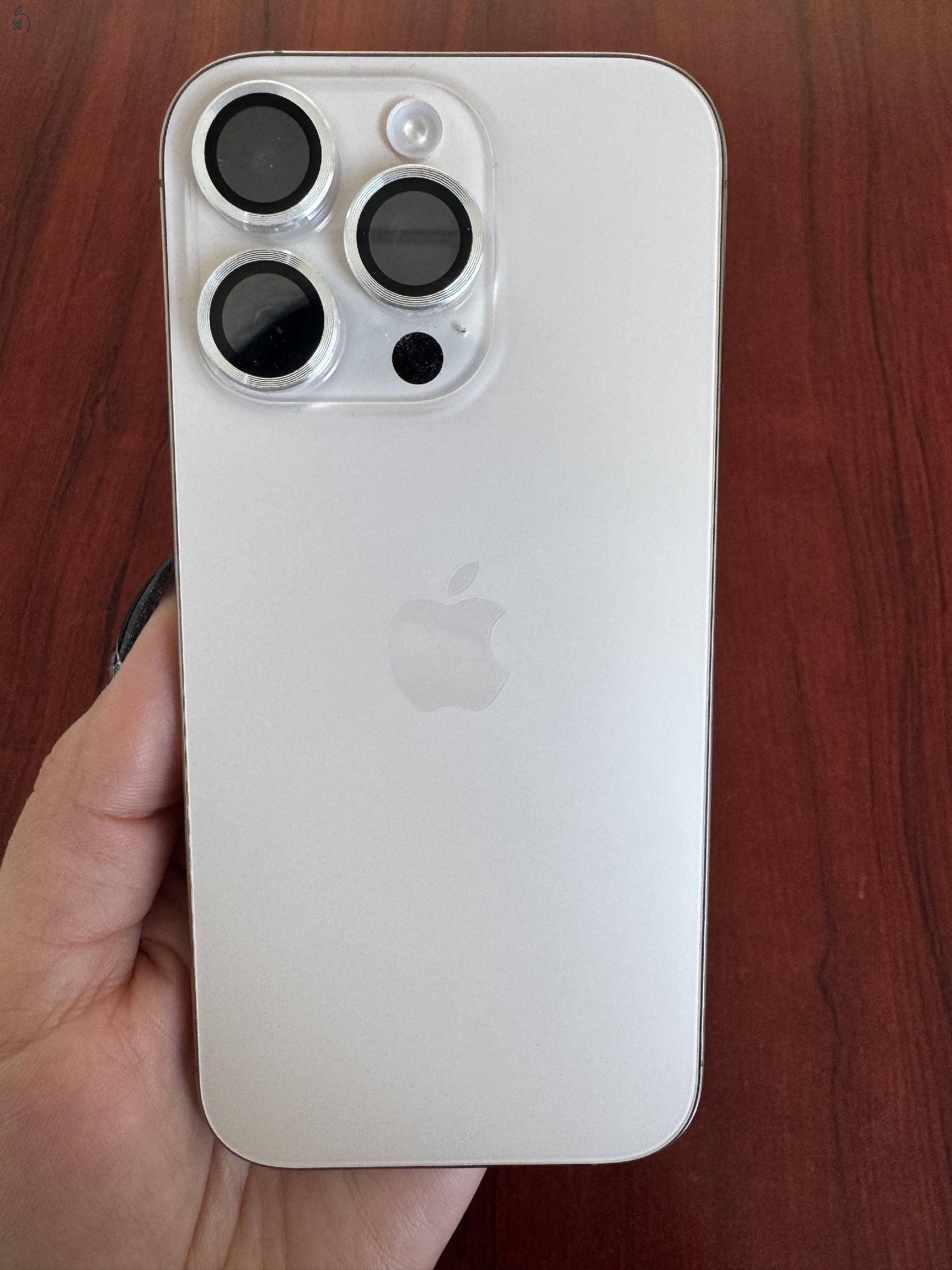 Iphone 16 pro karcmentes, tökéletes állapotban