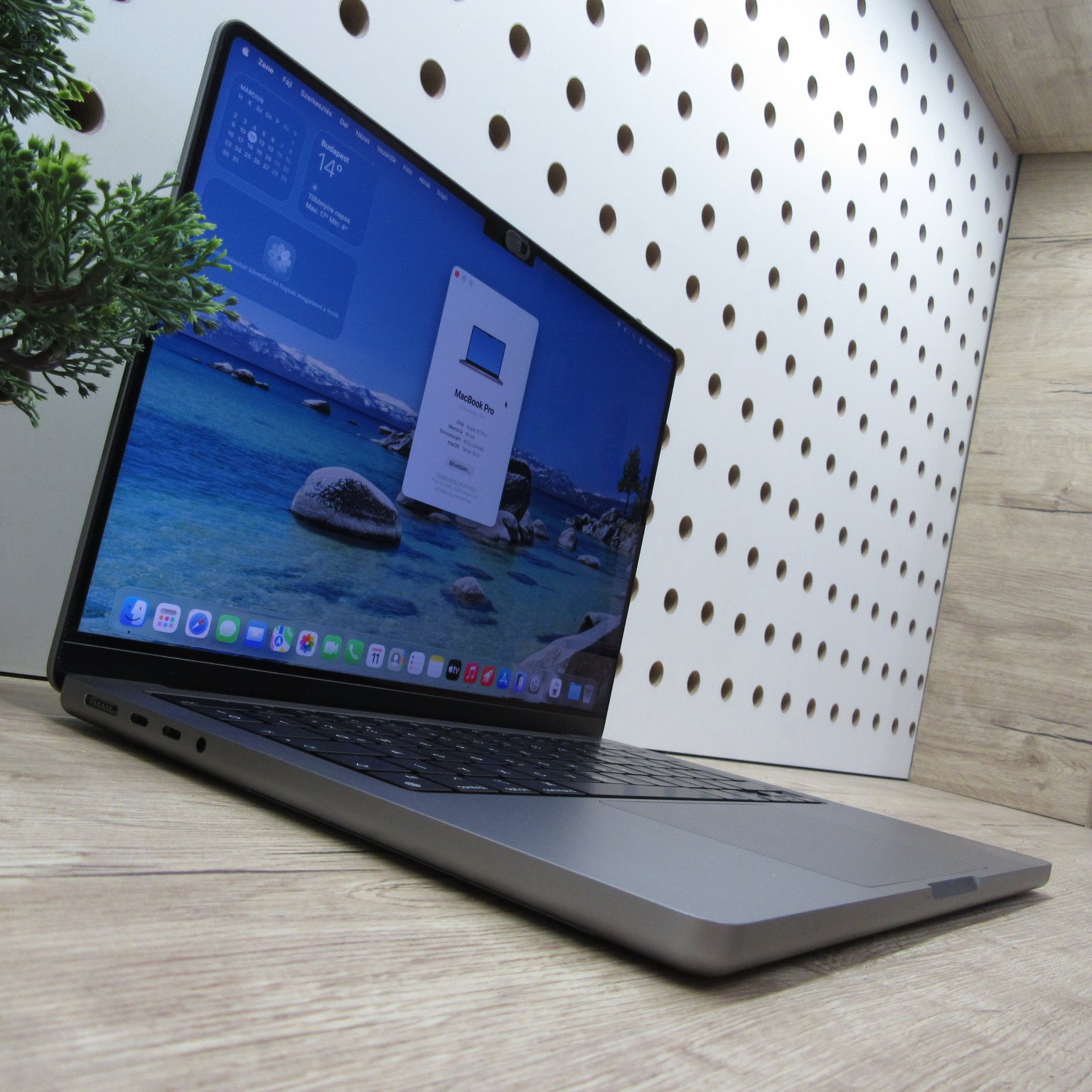 Apple MacBook Pro 14 (2021) – M1 Pro / 16GB / 500GB SSD – használt, karcmentes – 85% akku (353 ciklus)