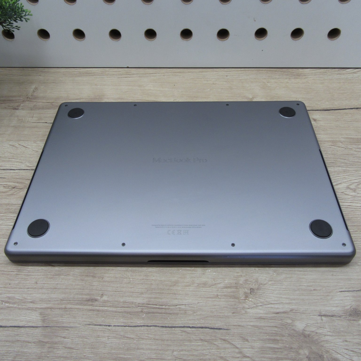 Apple MacBook Pro 14 (2021) – M1 Pro / 16GB / 500GB SSD – használt, karcmentes – 85% akku (353 ciklus)