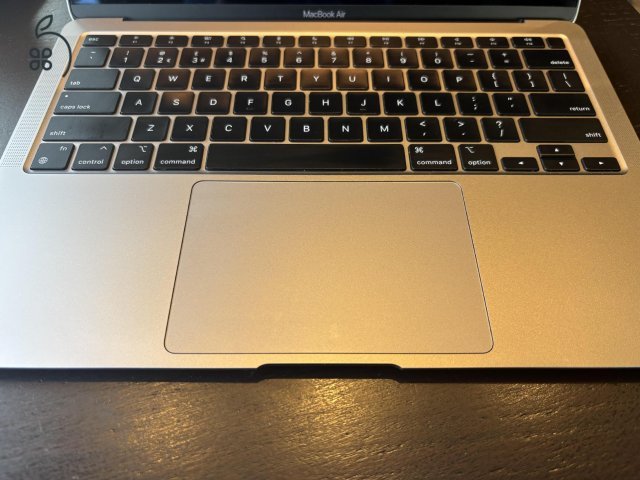 Apple MacBook Air M1 (2020) – 8GB / 256GB – 93% akku – hibátlan