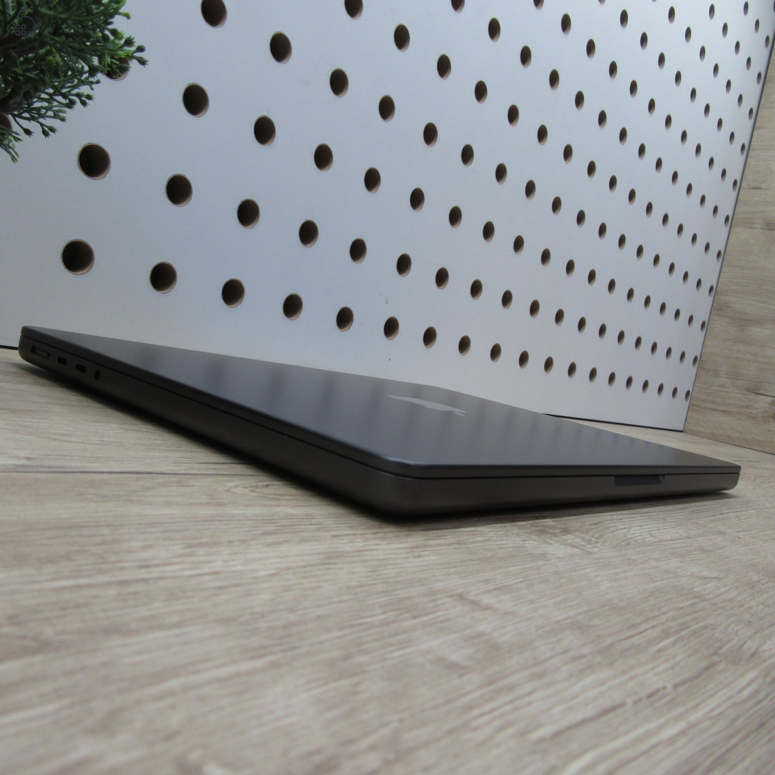 Apple MacBook Pro 14 (2023) – M3 Pro / 18GB / 512GB SSD – használt, karcmentes – 91% akku (217 ciklus)