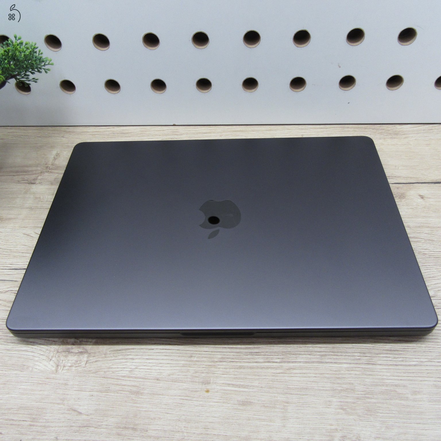 Apple MacBook Pro 14 (2023) – M3 Pro / 18GB / 512GB SSD – használt, karcmentes – 100% akku (39 ciklus)