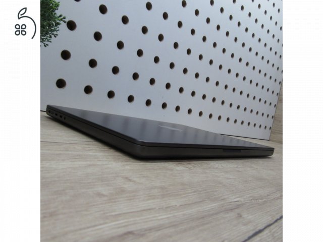 Apple MacBook Pro 14 (2023) – M3 Pro / 18GB / 512GB SSD – használt, karcmentes – 100% akku (39 ciklus)