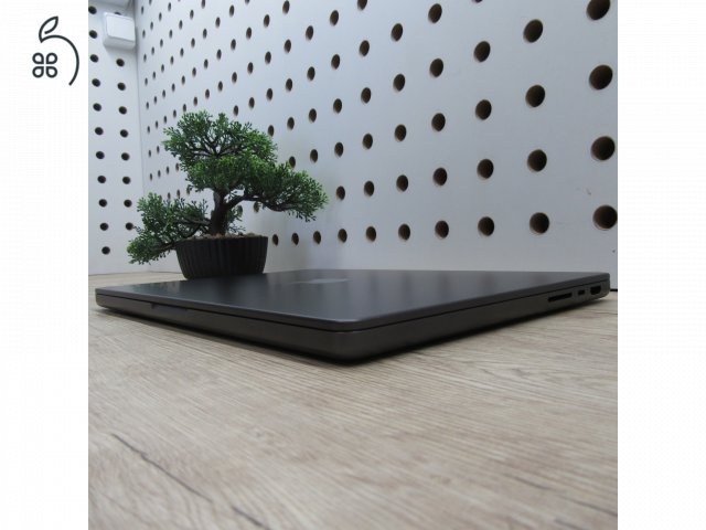 Apple MacBook Pro 14 (2023) – M3 Pro / 18GB / 512GB SSD – használt, karcmentes – 100% akku (39 ciklus)