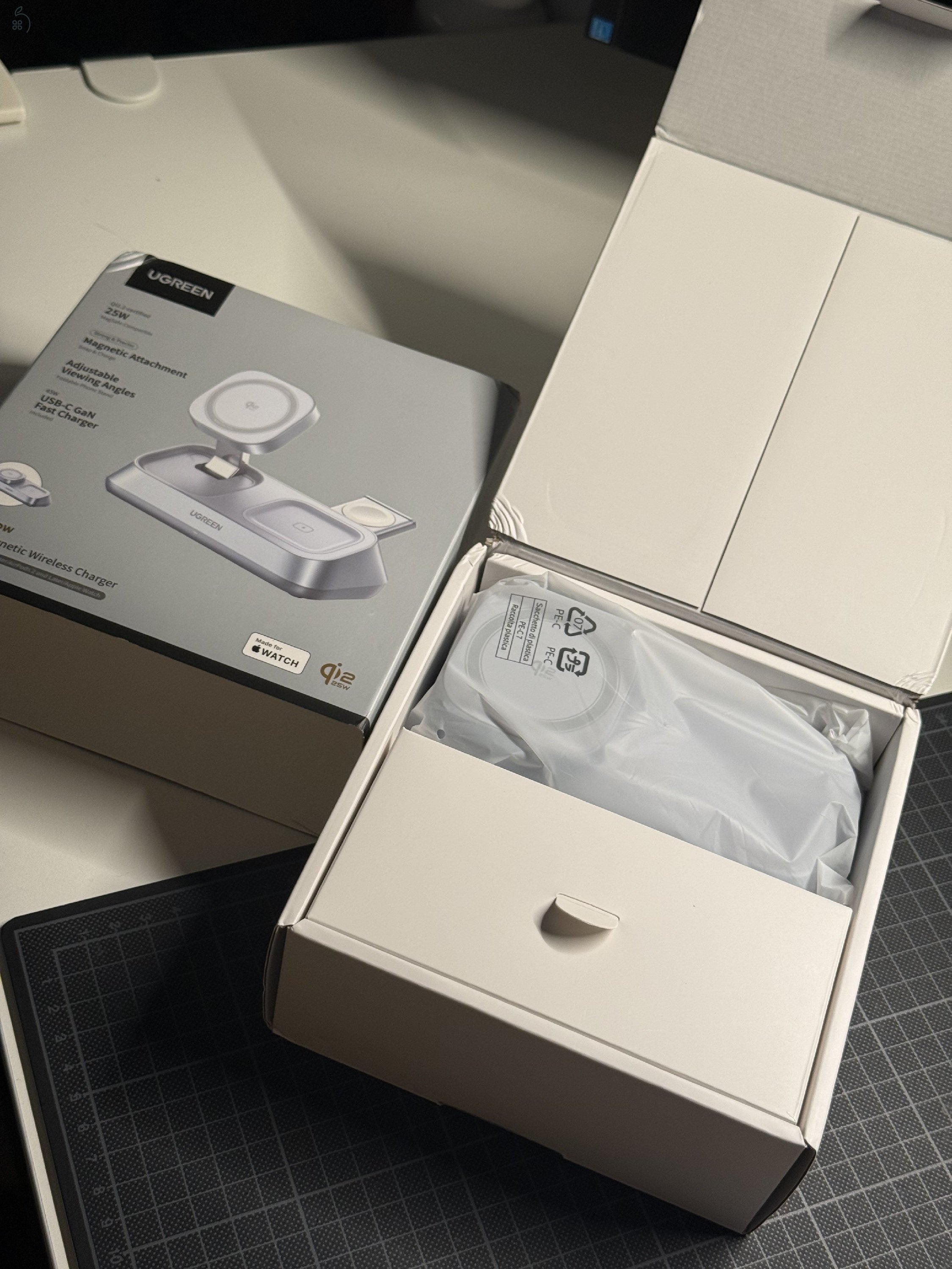 Ugreen MagFlow 3-in-1 MagSafe töltő állomás