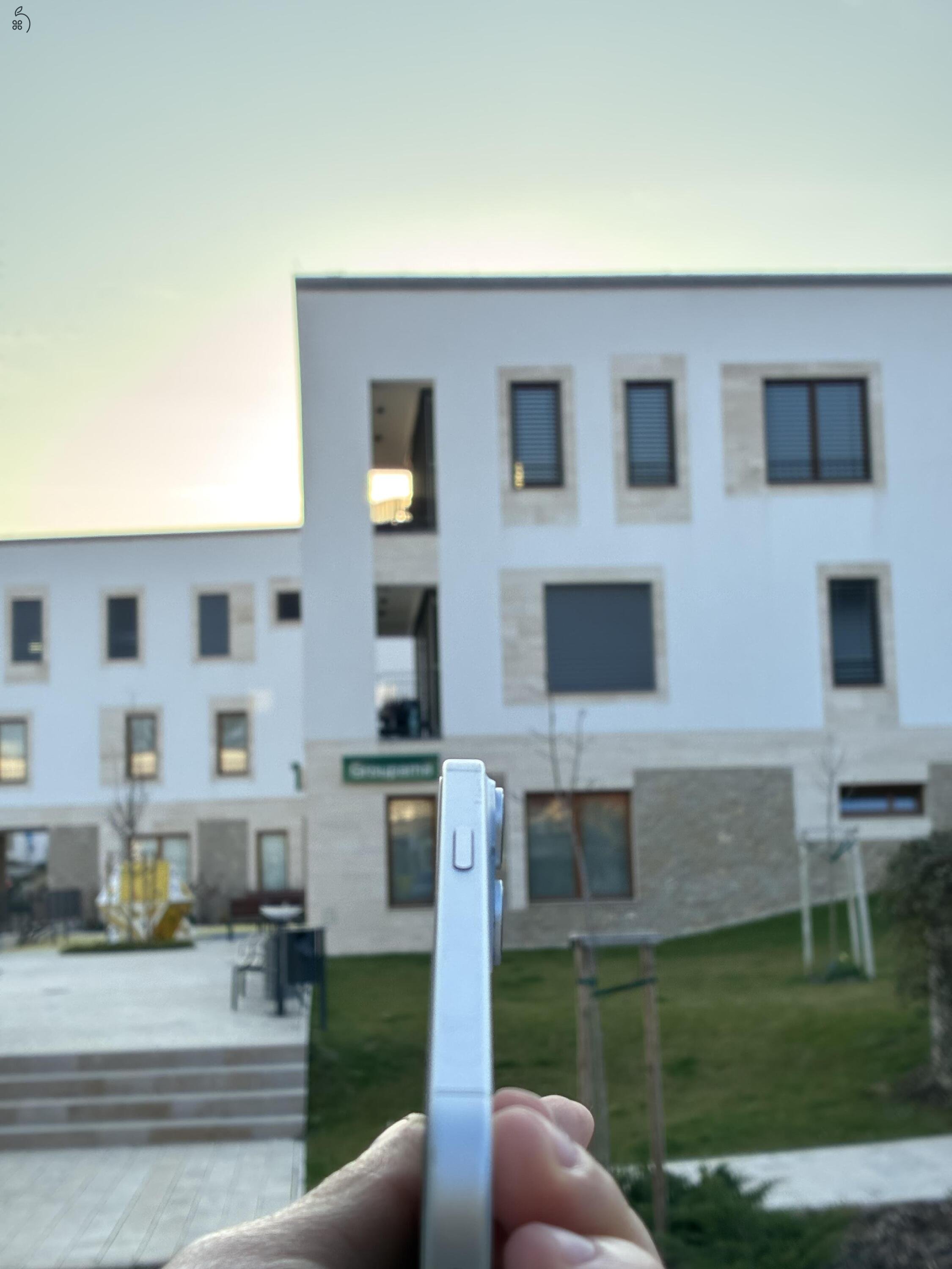 IPhone 15 256GB Újszerű állapot