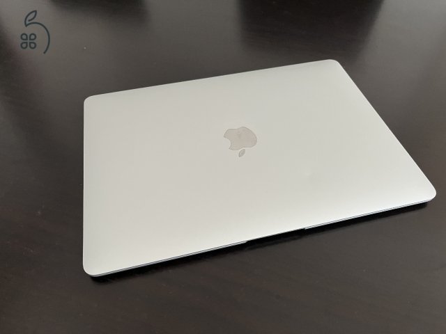Használt Macbook Air kis esztétikai hibával