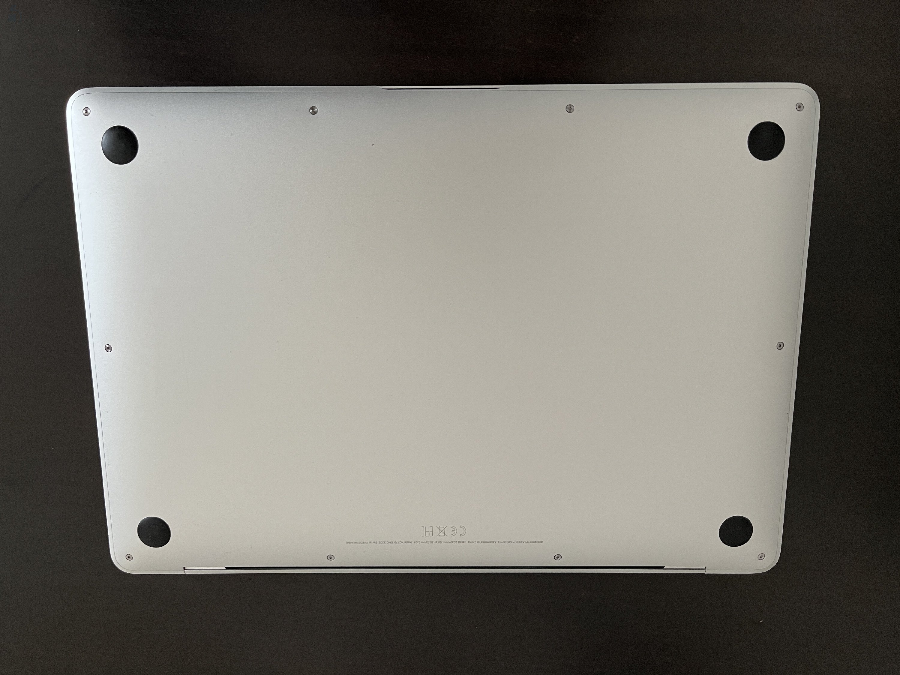 Használt Macbook Air kis esztétikai hibával