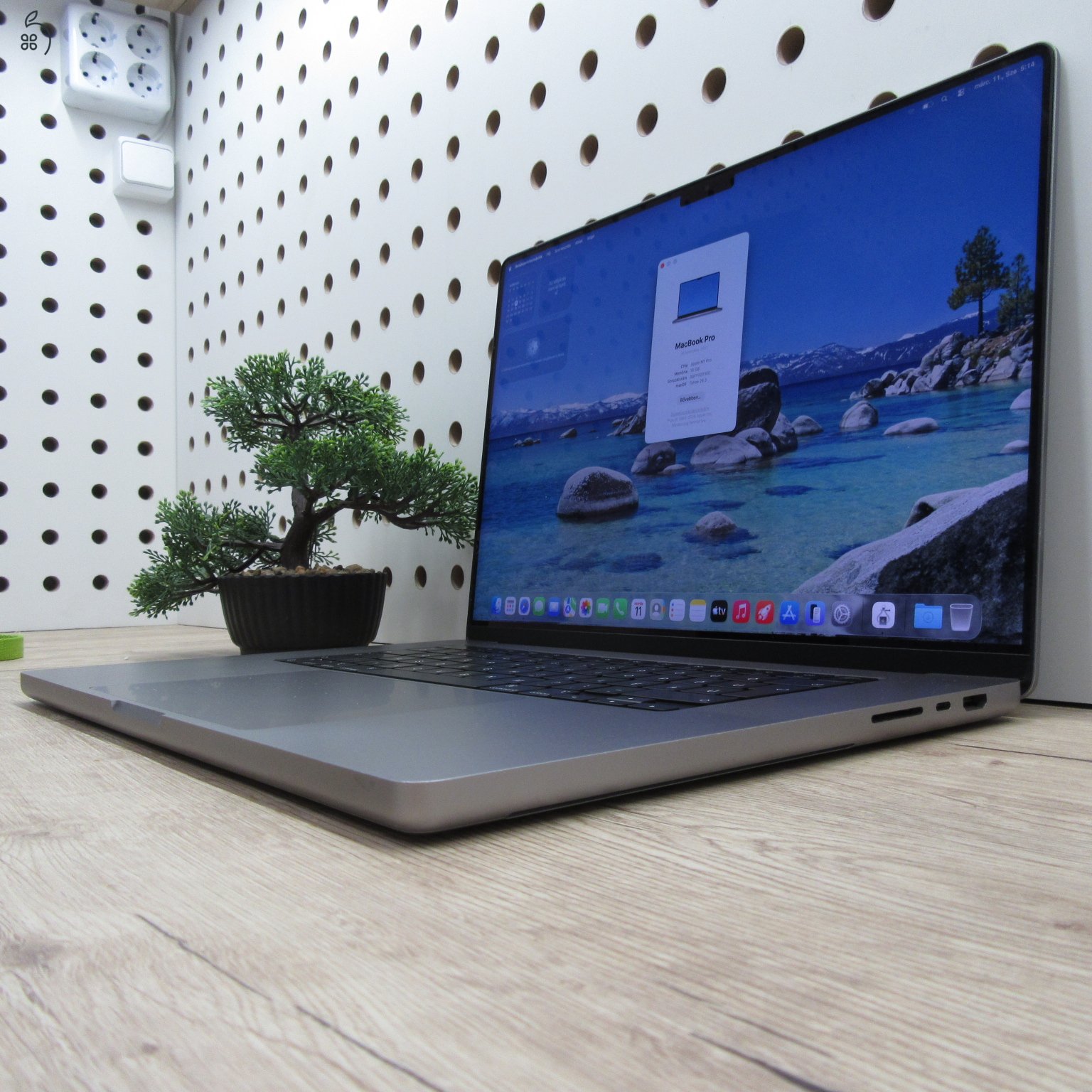 Apple MacBook Pro 16 (2021) – M1 Pro / 16GB / 512GB SSD – használt, karcmentes – 81% akku (450 ciklus)