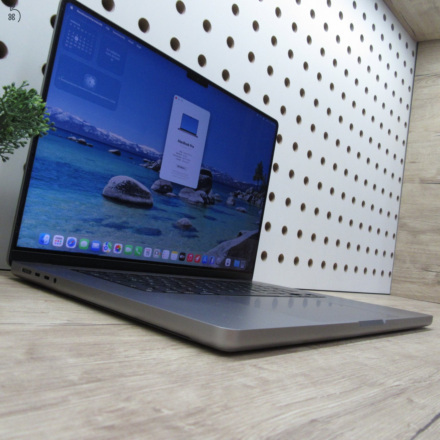 Apple MacBook Pro 16 (2021) – M1 Pro / 16GB / 512GB SSD – használt, karcmentes – 81% akku (450 ciklus)