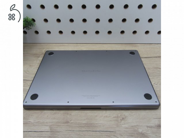 Apple MacBook Pro 16 (2021) – M1 Pro / 16GB / 512GB SSD – használt, karcmentes – 81% akku (450 ciklus)